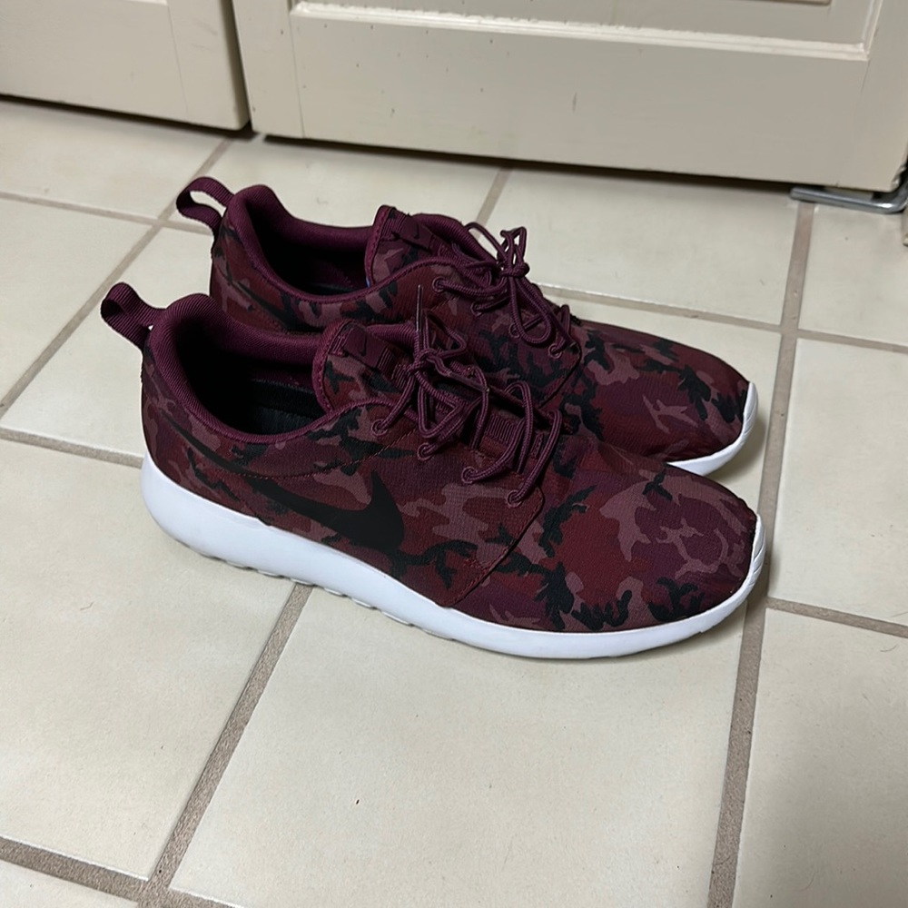 Men’s Nike Roshe Size 10.5 Like New